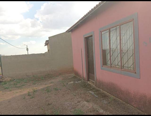 2 BEDROOM HOUSE FOR SALE IN VILLA LIZA